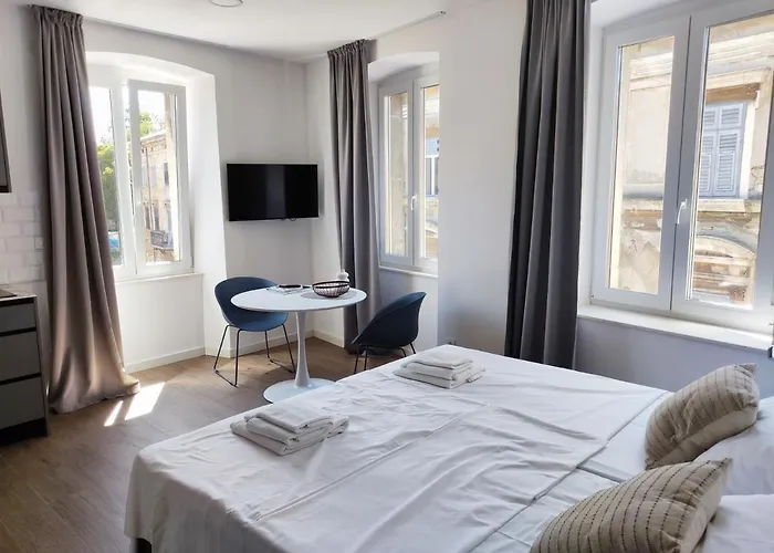 Nik Studio Apartments
